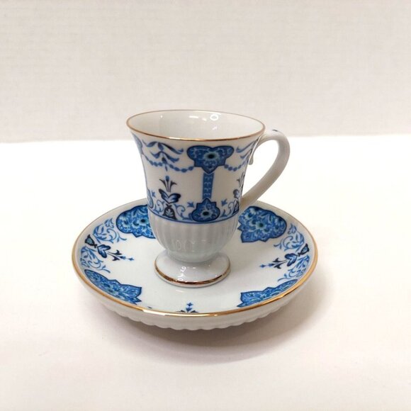 VTG 1984 Avon European Tradition Miniature Cup & Saucer Set Medici Porcelain - Picture 13 of 13